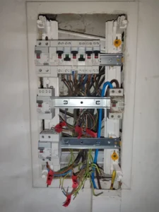 Raccordement Tableau électrique Legrand Maison Calais Aurtech.fr