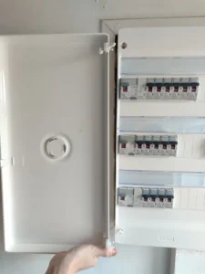 Tableau électrique pose porte maison Calais aurtech.fr